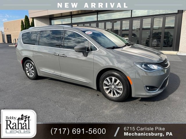 2020 Chrysler Pacifica Touring L Plus's photo