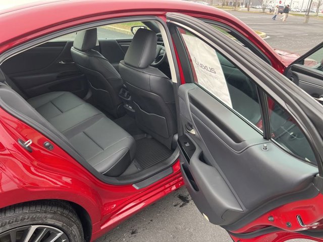 2025 Lexus ES 350 - Photo 6