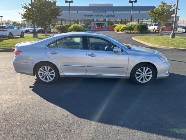 2011 Lexus ES 350 photo 3