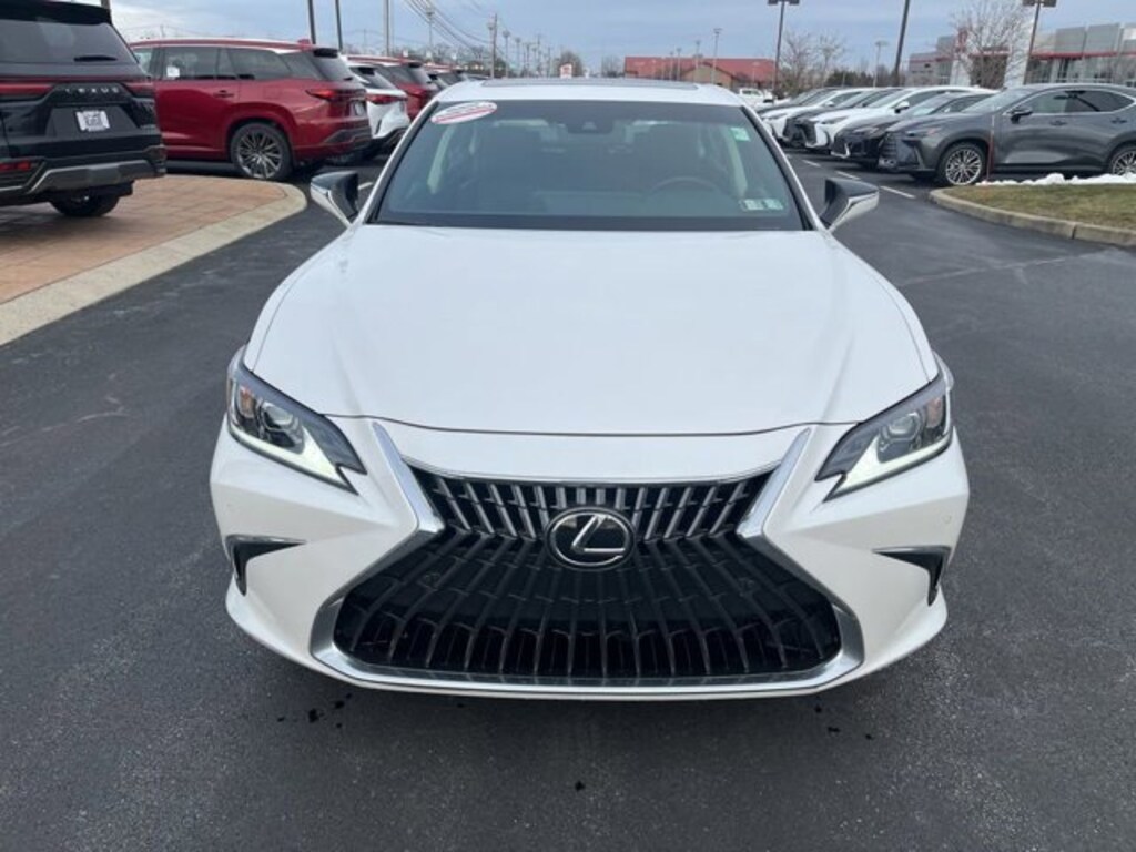 Used 2025 Lexus ES 300h