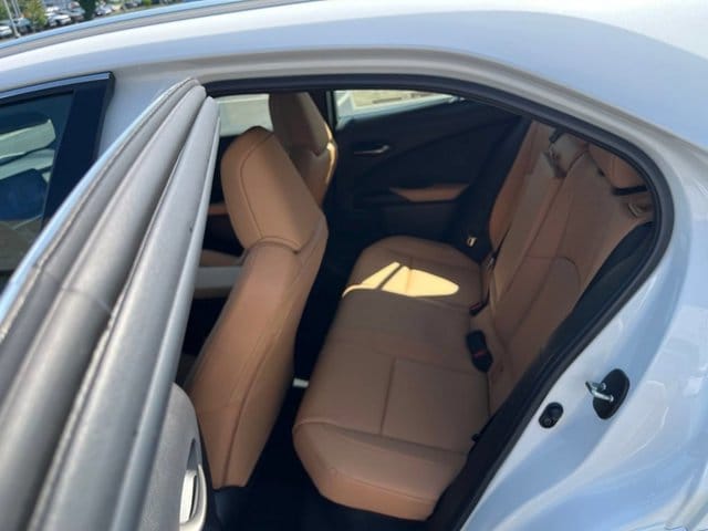2026 Lexus UX Hybrid 300h Premium - Photo 12