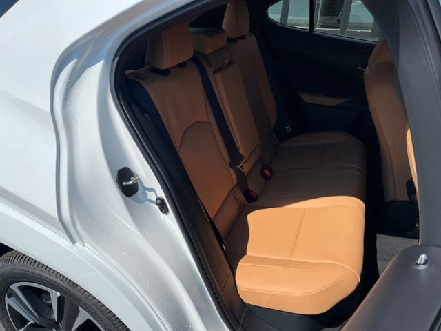 2026 Lexus UX Hybrid 300h Premium - Photo 7