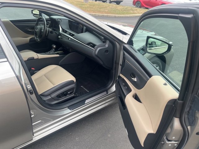 2021 Lexus ES 350 photo 4