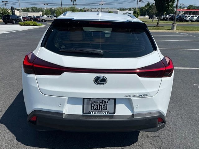 2026 Lexus UX Hybrid 300h Premium - Photo 9