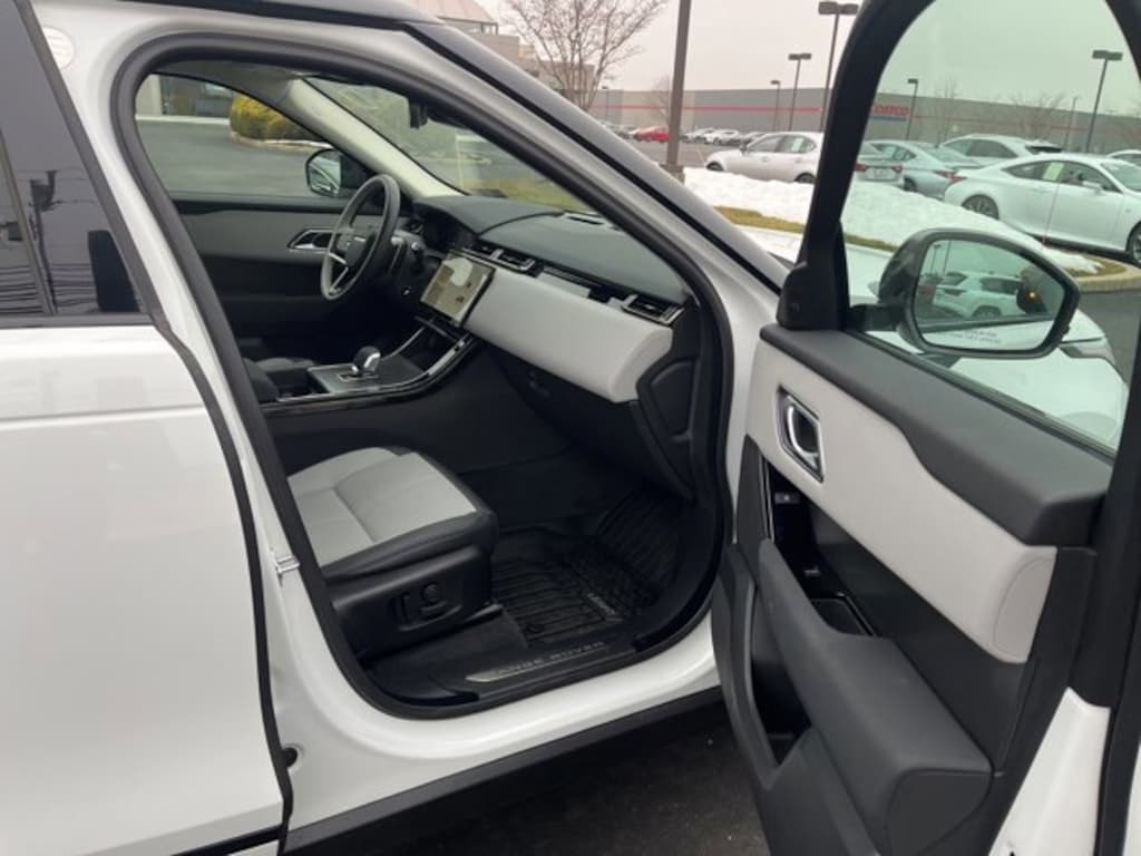 Used 2025 Land Rover Range Rover Velar Dynamic SE