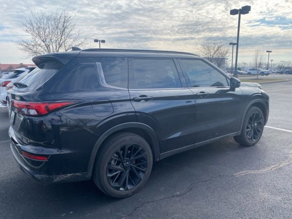 Used 2024 Mitsubishi Outlander SEL Black Edition