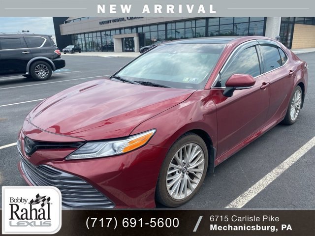 2018 Toyota Camry XLE photo 2