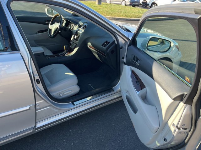 2011 Lexus ES 350 photo 4