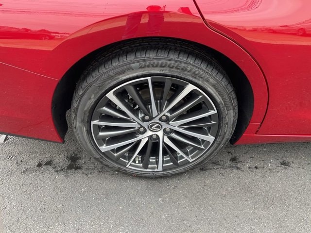 2025 Lexus ES 350 - Photo 19