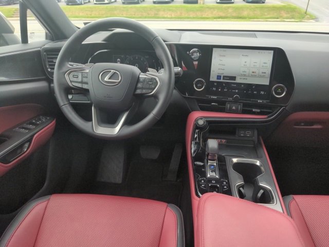 2025 Lexus NX 350 photo 3