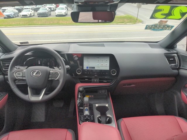 2025 Lexus NX 350 photo 4