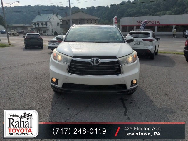 Used 2015 Toyota Highlander XLE with VIN 5TDJKRFH3FS201154 for sale in Lewistown, PA