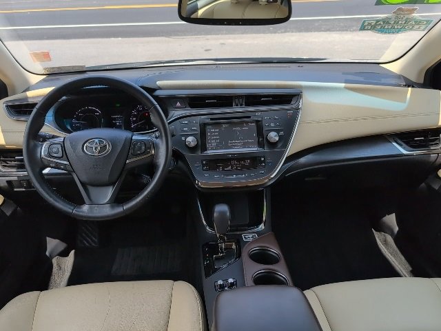 2016 Toyota Avalon Hybrid XLE Premium photo 4