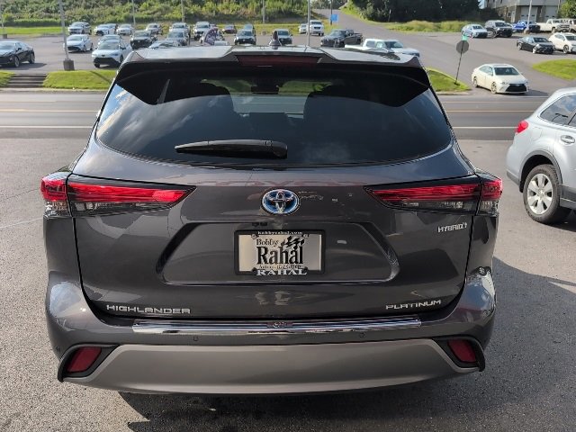 2022 Toyota Highlander Hybrid Platinum photo 3