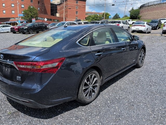2016 Toyota Avalon Hybrid XLE Premium photo 3