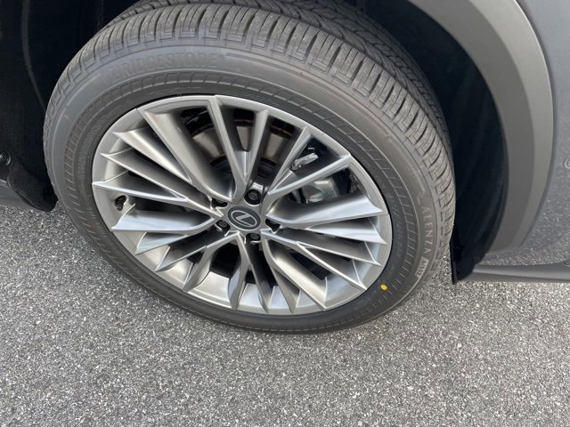 2026 Lexus NX 350 Luxury AWD photo 4