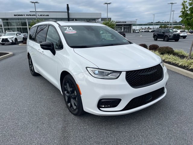 2024 Chrysler Pacifica Limited photo 3