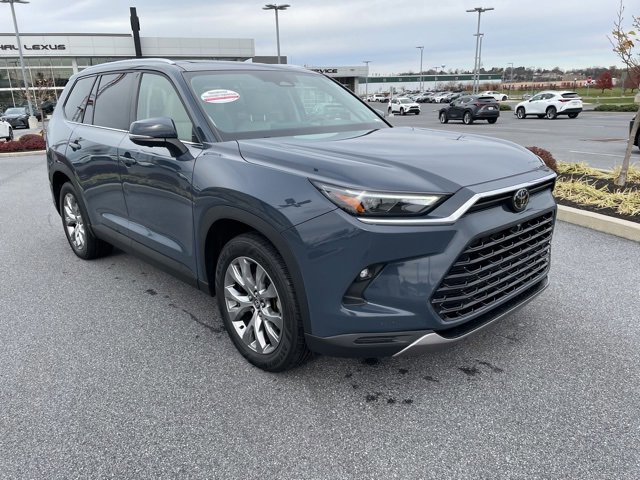 2024 Toyota Grand Highlander Limited photo 3