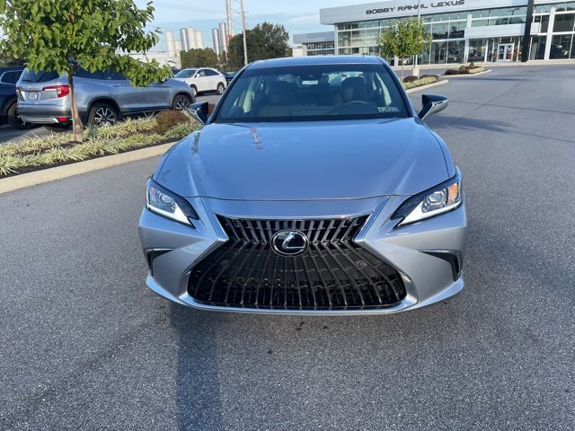 2025 Lexus ES 300h Premium photo 2