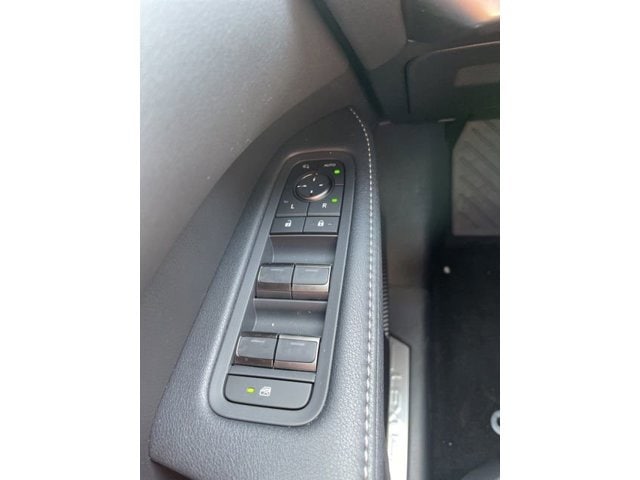 2026 Lexus RX 450h+ Premium - Photo 17