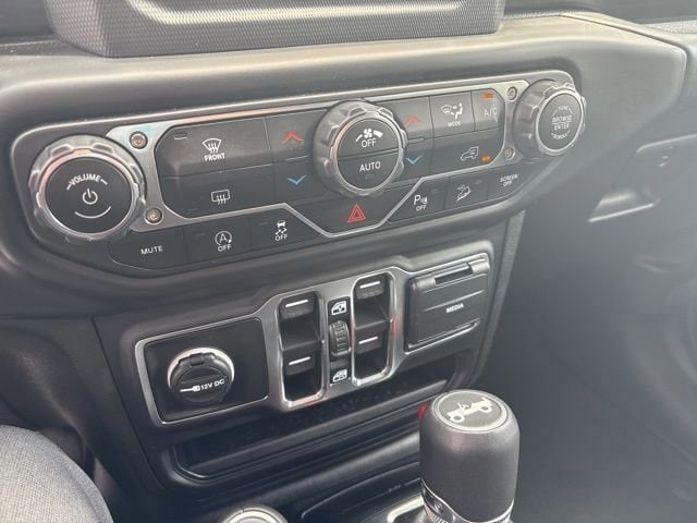 2020 Jeep Wrangler Unlimited Sahara Altitude - Photo 19