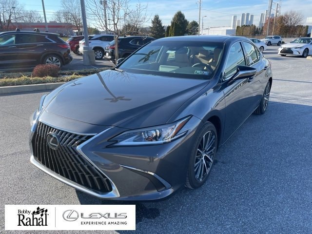 2025 Lexus ES Hybrid 300h's photo