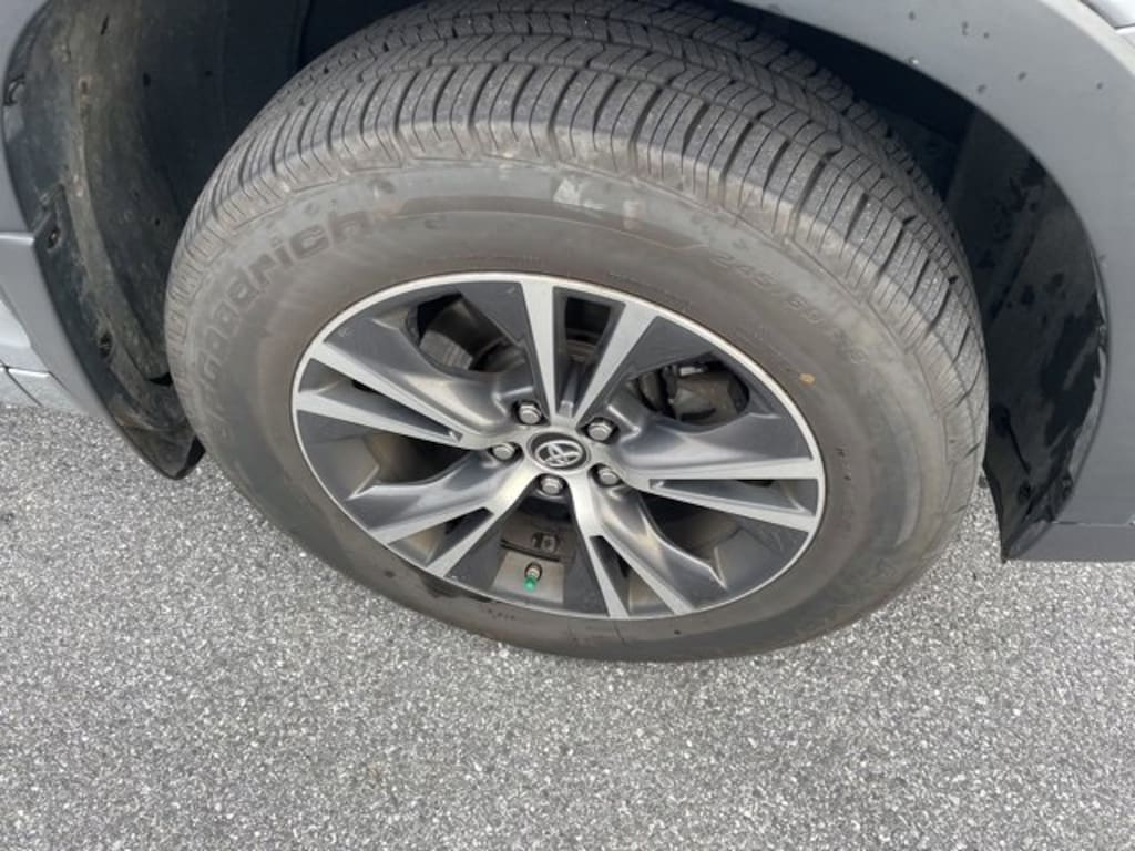 Used 2016 Toyota Highlander XLE V6