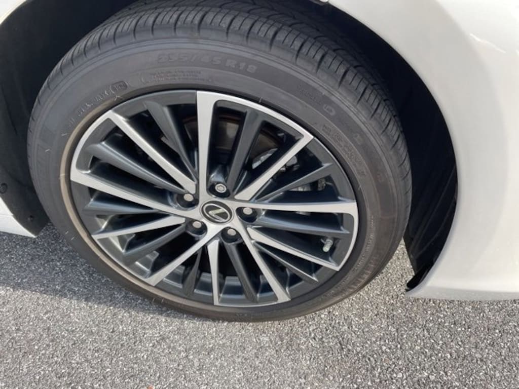 Certified 2025 Lexus ES 300h  SEDAN