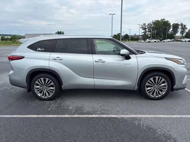 2020 Toyota Highlander Hybrid Platinum photo 2