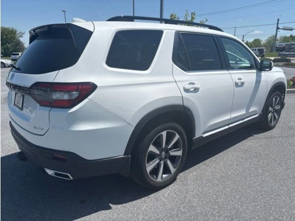 Used 2025 Honda Pilot Elite