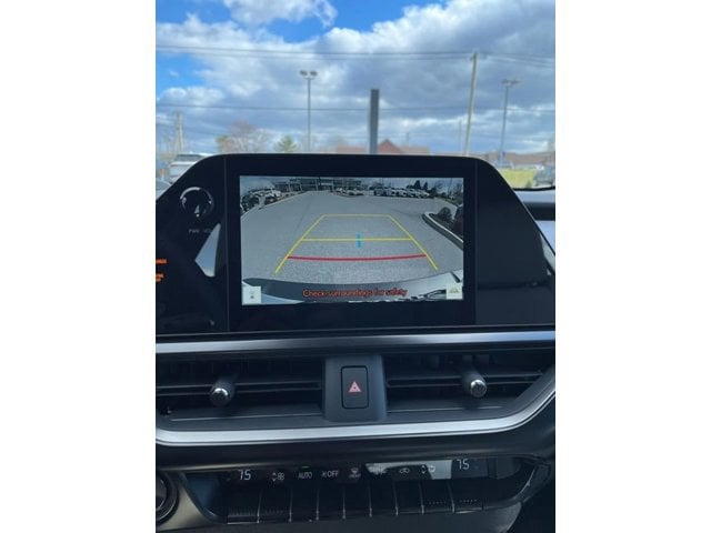 2025 Lexus UX - Photo 20