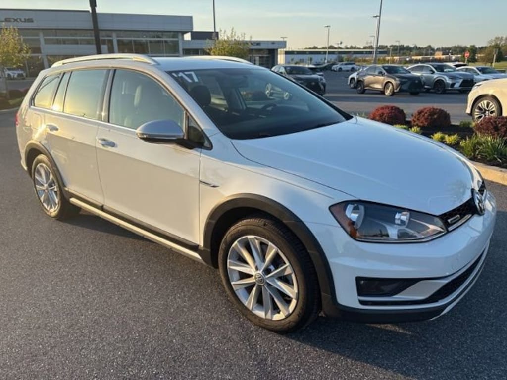 Used 2017 Volkswagen Golf Alltrack TSI S