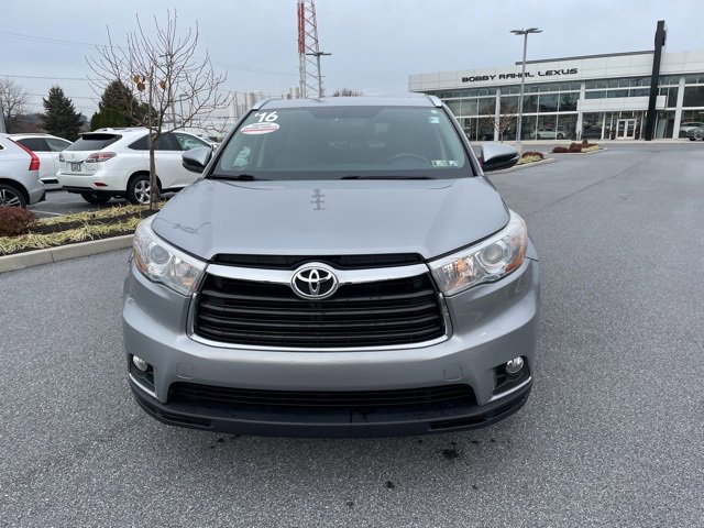 2016 Toyota Highlander XLE photo 2