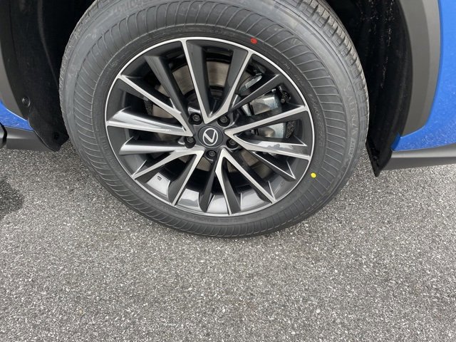 2026 Lexus NX 350h Premium photo 4