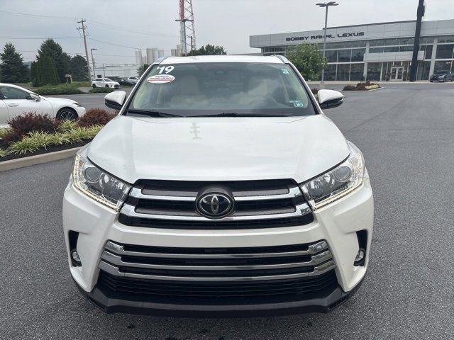 2019 Toyota Highlander Limited photo 2