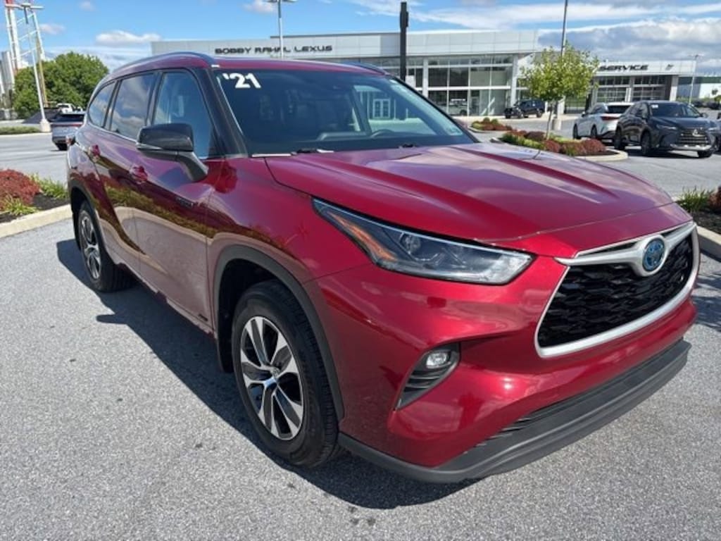 Used 2021 Toyota Highlander Hybrid XLE