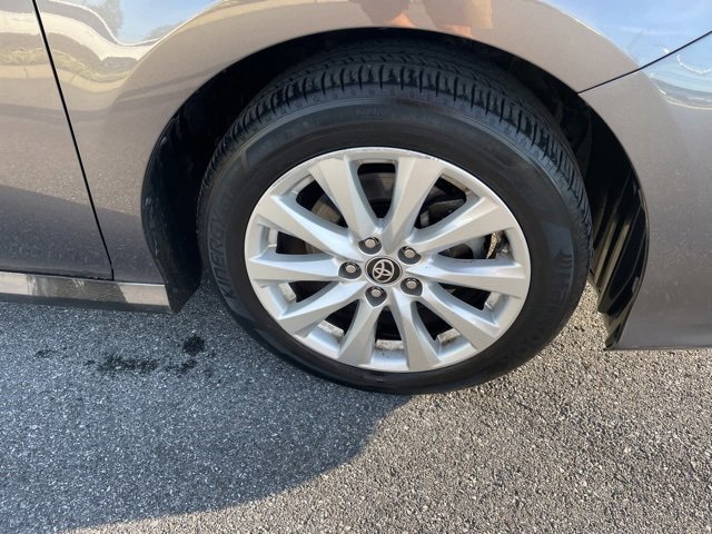 2020 Toyota Camry LE photo 4