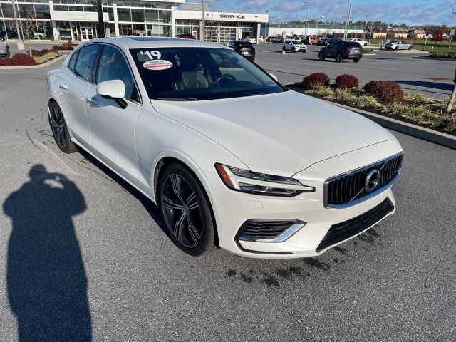 2019 Volvo S60 T8 Inscription photo 2