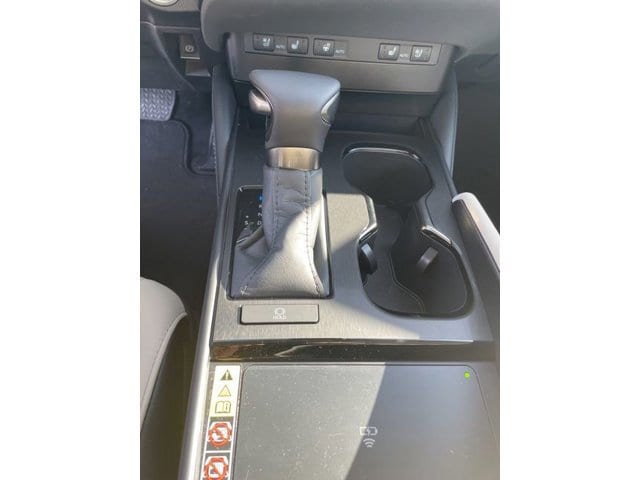 2025 Lexus ES 350 - Photo 19