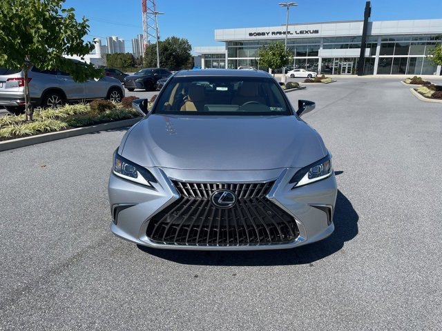 2025 Lexus ES 300h Premium photo 2