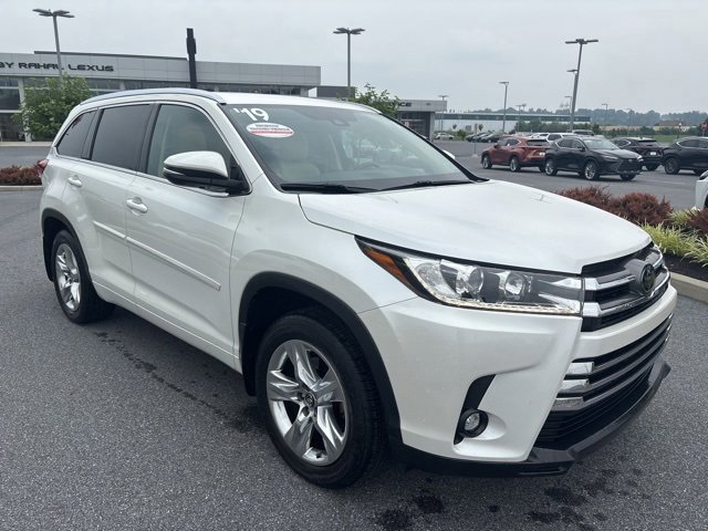 2019 Toyota Highlander Limited photo 3