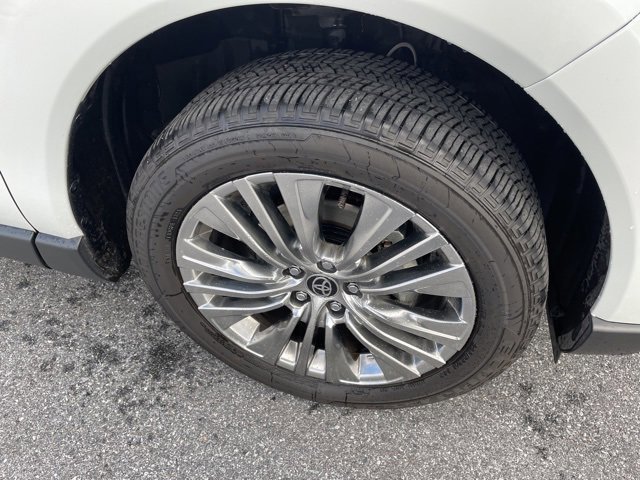 2024 Toyota Venza XLE photo 4