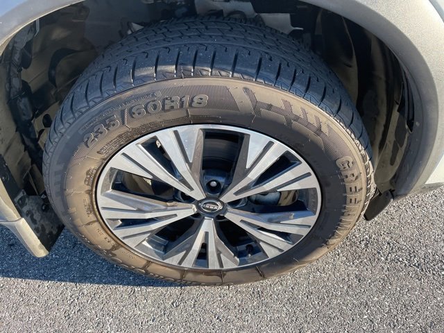 2023 Nissan Rogue SV photo 3