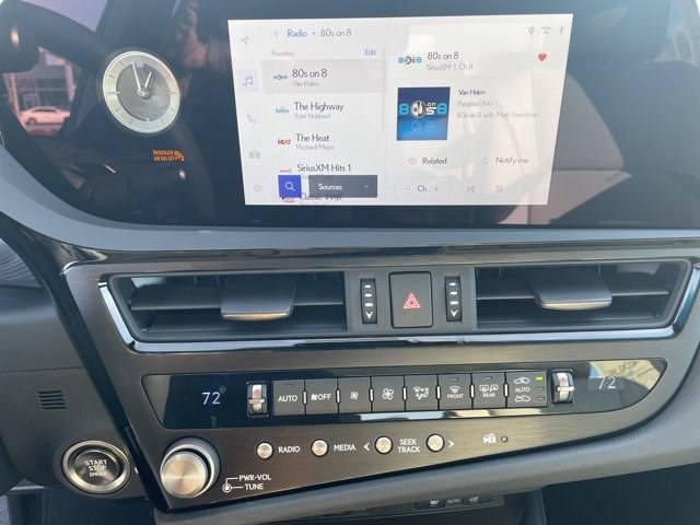 2025 Lexus ES 350 - Photo 17