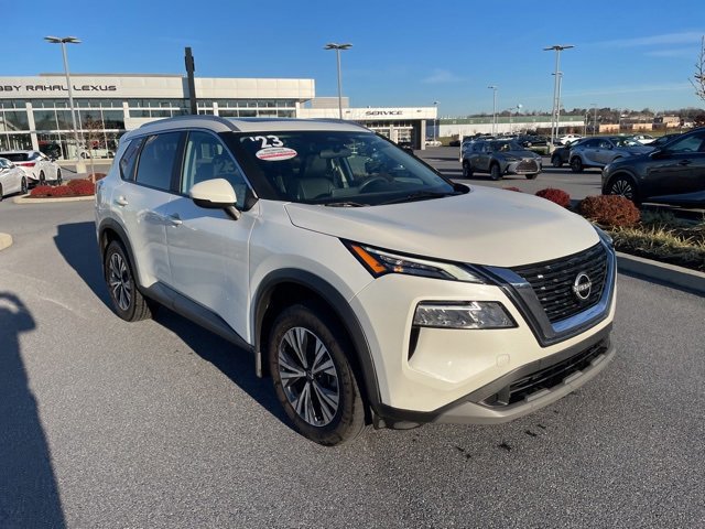 2023 Nissan Rogue SV photo 2