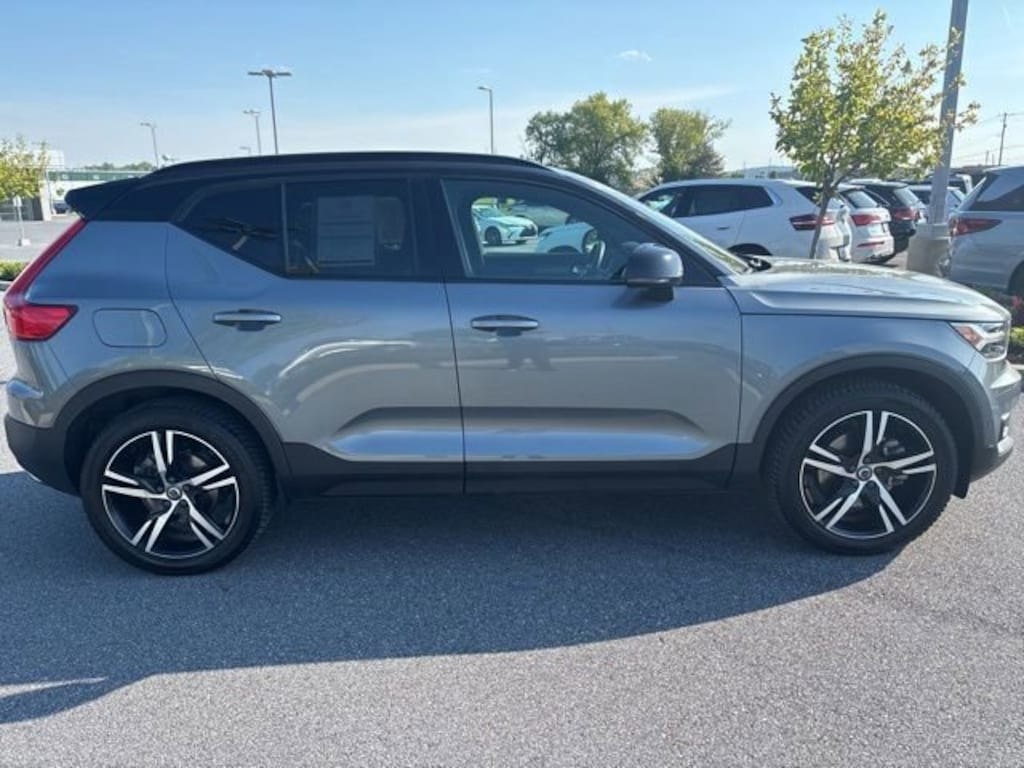 Used 2019 Volvo XC40 R-Design