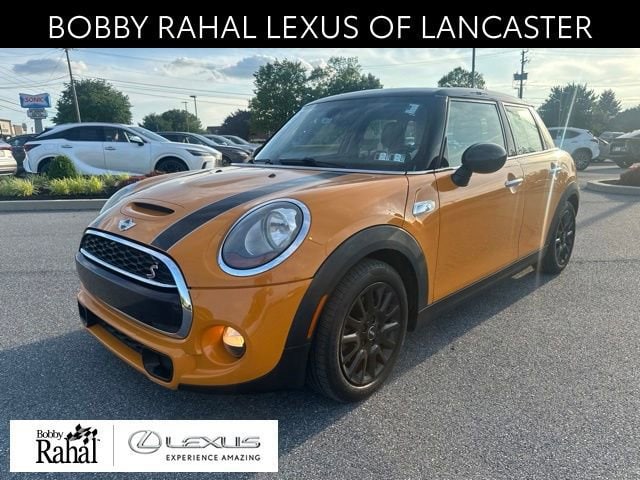 2015 MINI Cooper S 4 Door's photo