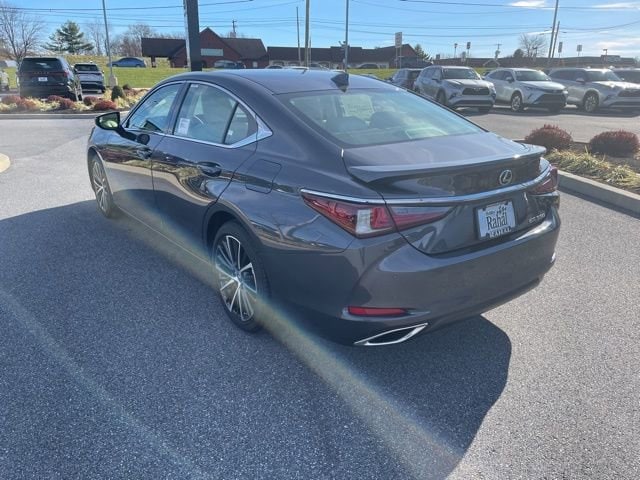 2025 Lexus ES 350 - Photo 8