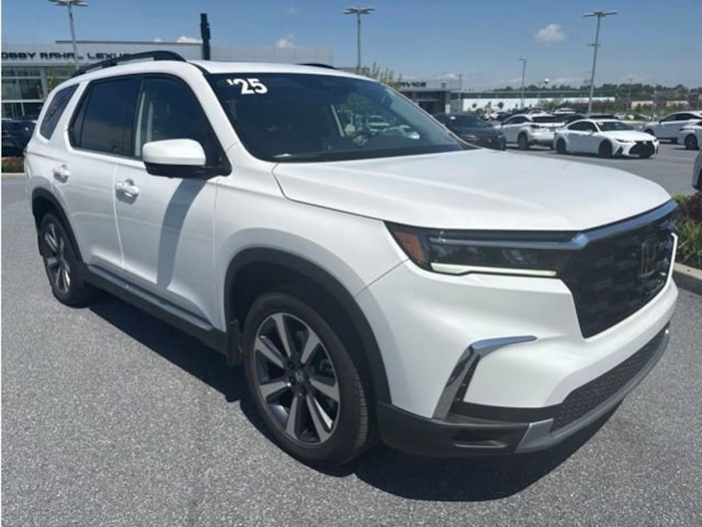 Used 2025 Honda Pilot Elite