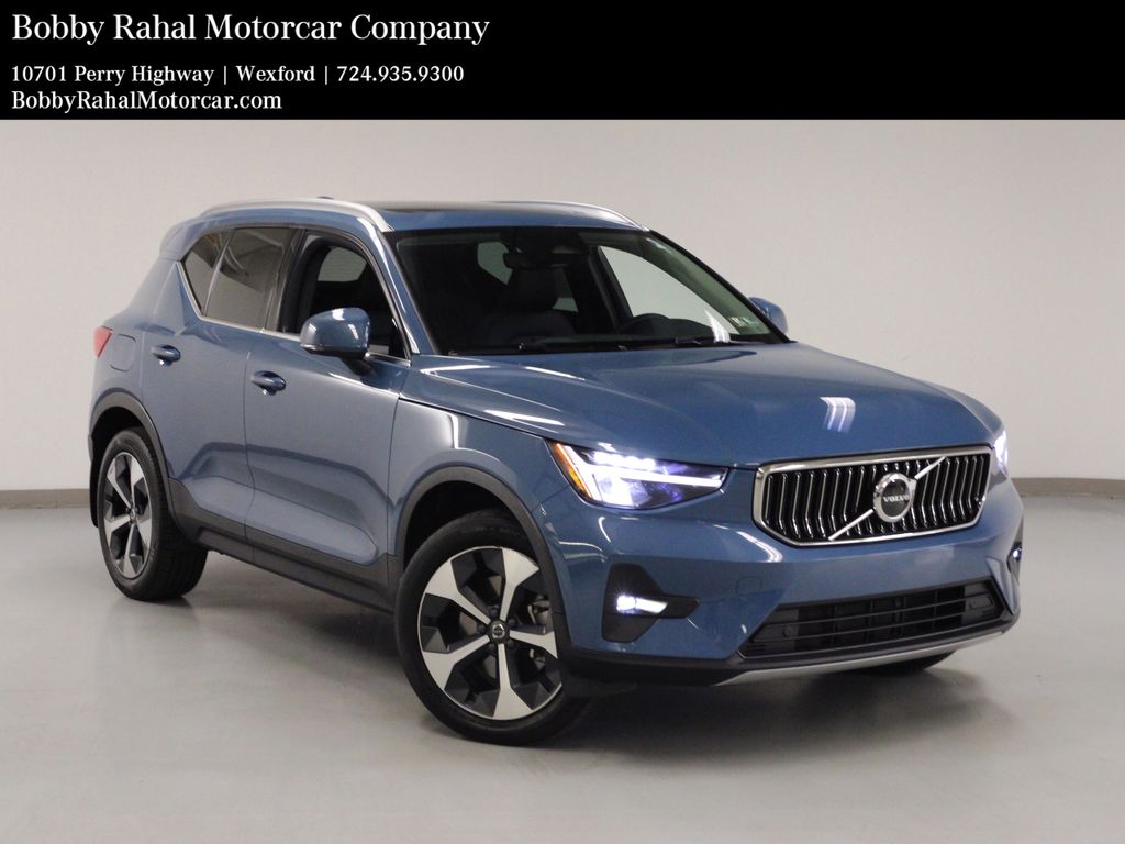 2023 Volvo XC40 Plus